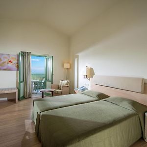 Double or Twin Room Garden View