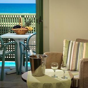 Double or Twin Room Side Sea View